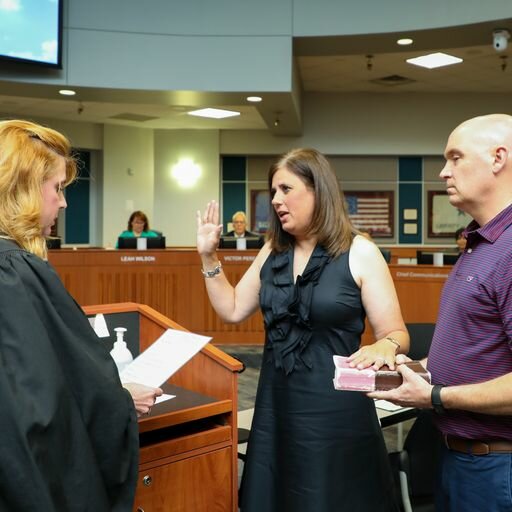 Amy Thieme takes the oath of office as Katy ISD trustee.